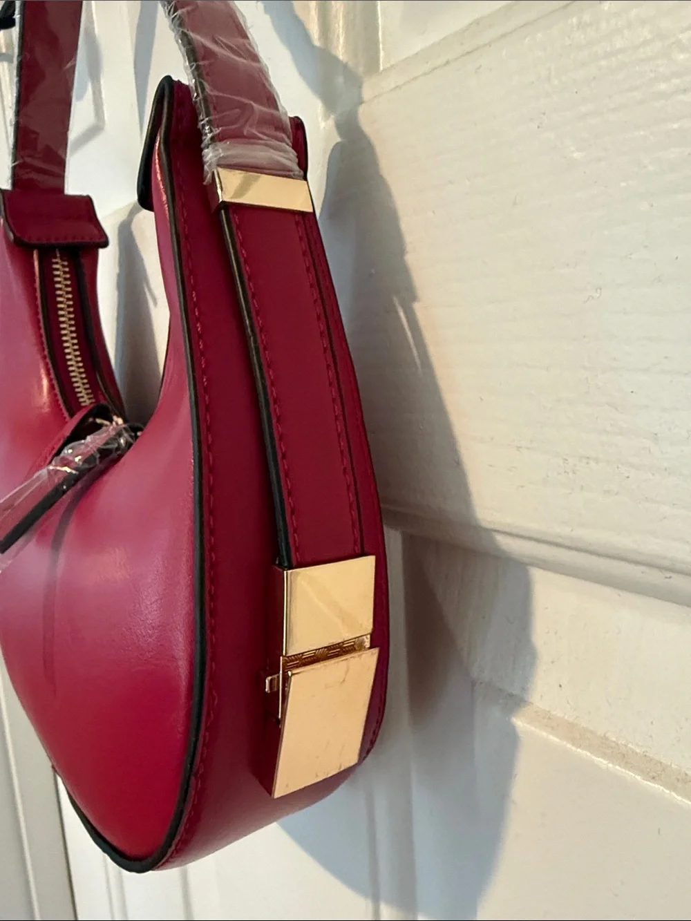 Fuchsia Faux Leather Crescent Shoulder Bag | Gold Tone Hobo Purse | Trendy Y2K S